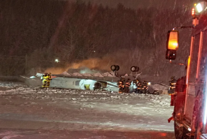 Jato particular cai durante decolagem e deixa 7 mortos nos EUA