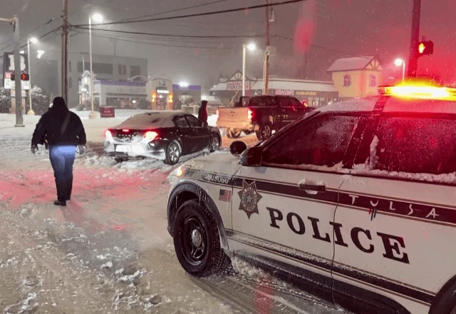 Megatempestade de inverno paralisa EUA, atinge 180 milhões de pessoas e deixa 21 estados em emergência