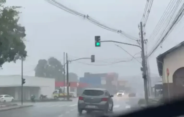 Chuvas intensas colocam Manaus em alerta neste domingo (11)