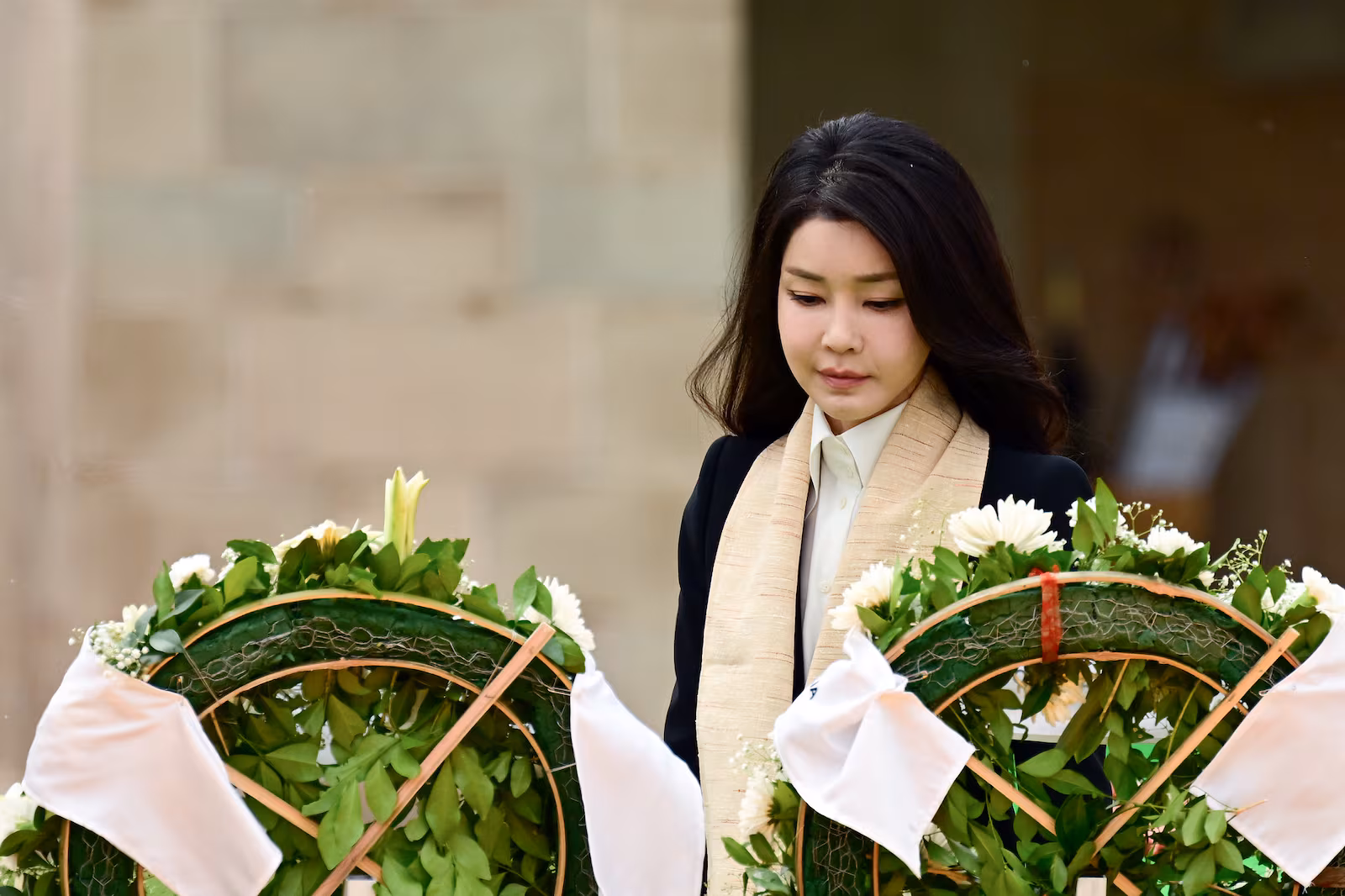 Ex-primeira-dama da Coreia do Sul é condenada por corrupção e pega 20 anos de prisão