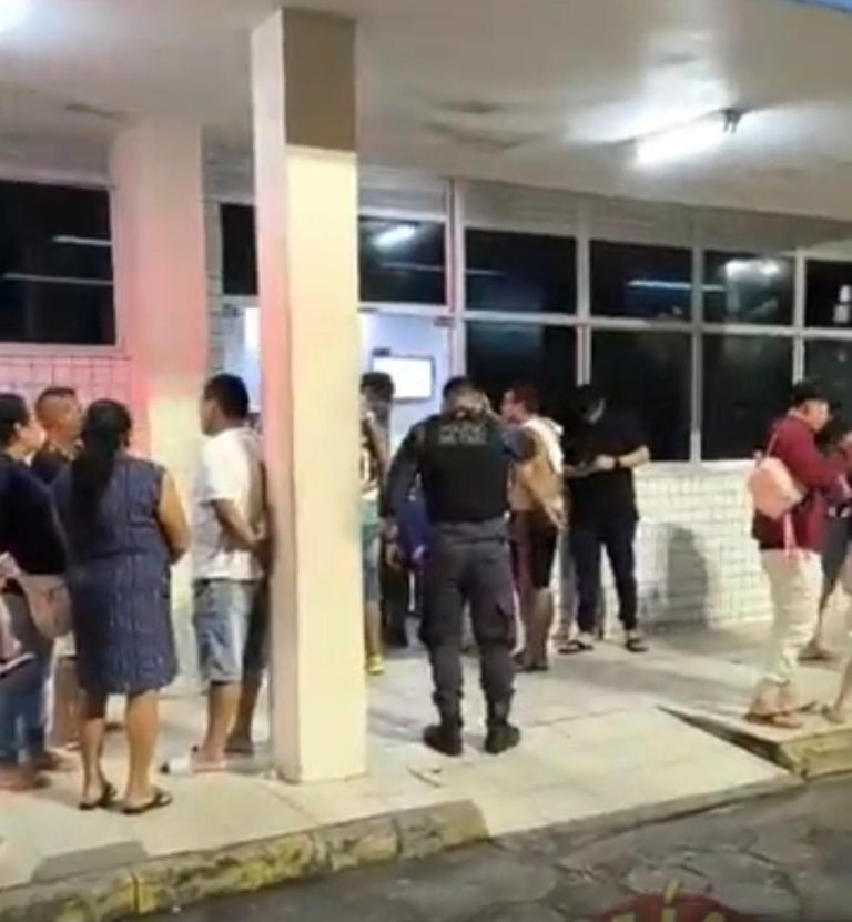 Mãe é presa suspeita de esfaquear filho de 13 anos em Manaus