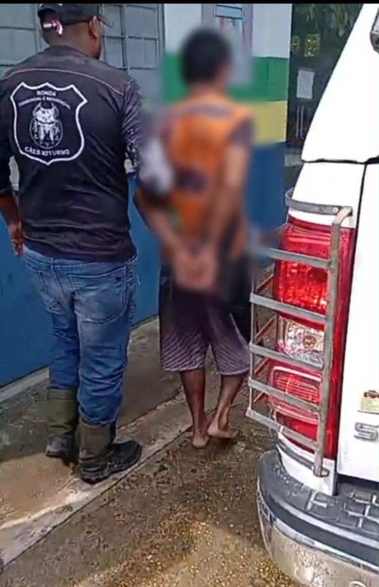 Homem é preso por ameaçar ex-companheira e as irmãs dela com terçado, em Carauari