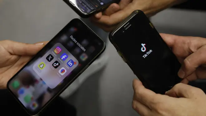 Projeto de lei quer proibir monetização de perfis de parlamentares nas redes sociais