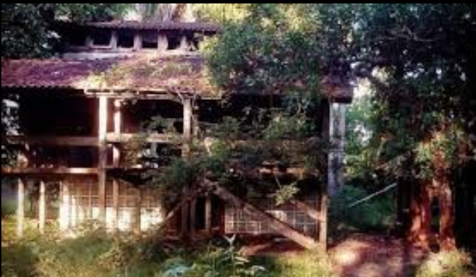 Casa de Thiago de Melo, projetada por Lúcio Costa, atualmente em situação de abandono