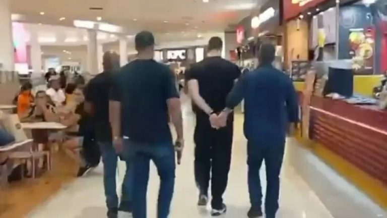 Mãe se passa pela filha e homem é preso por importunaçao sexual contra adolescente de 13 anos