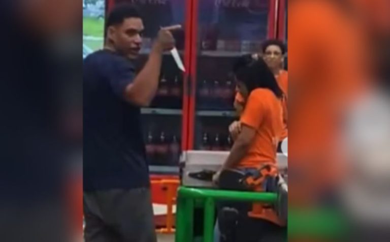 Homem ameaça funcionária com faca dentro de supermercado na avenida Max Teixeira