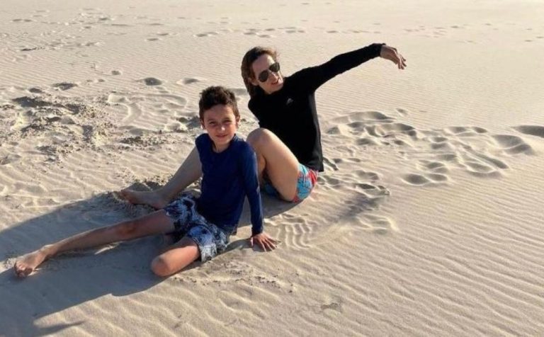 Mãe e filho morrem eletrocutados em piscina de pousada de luxo