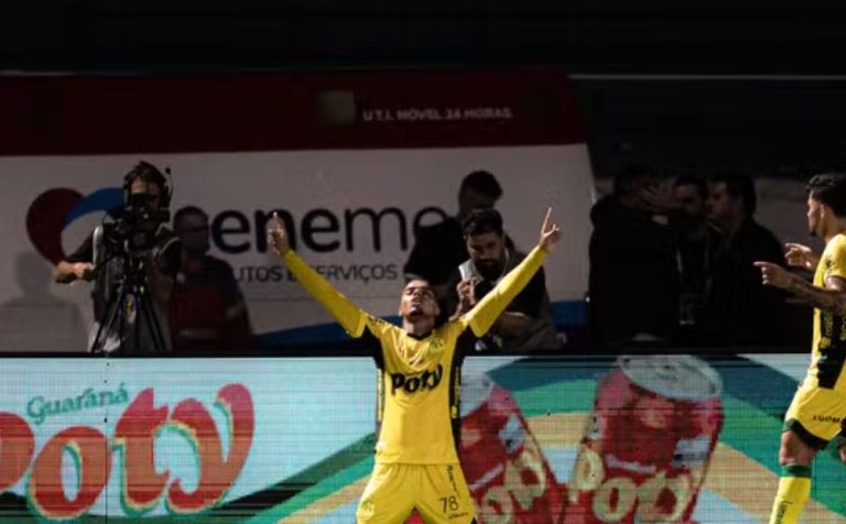 Mirassol vira sobre o Vasco e estreia com vitória no Brasileirão