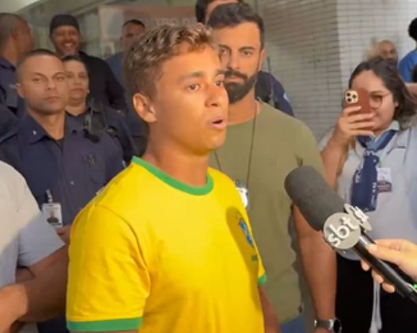 Nikolas Ferreira critica imprensa durante caminhada: “Não vi muitos de vocês”