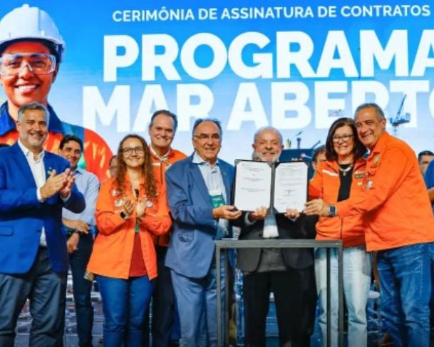 Petrobras assina contratos de R$ 2,8 bilhões para construção de navios e prevê mais de 9 mil empregos