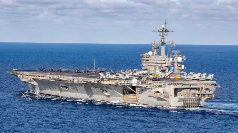 Trump anuncia envio de frota “maior que a da Venezuela” ao Irã