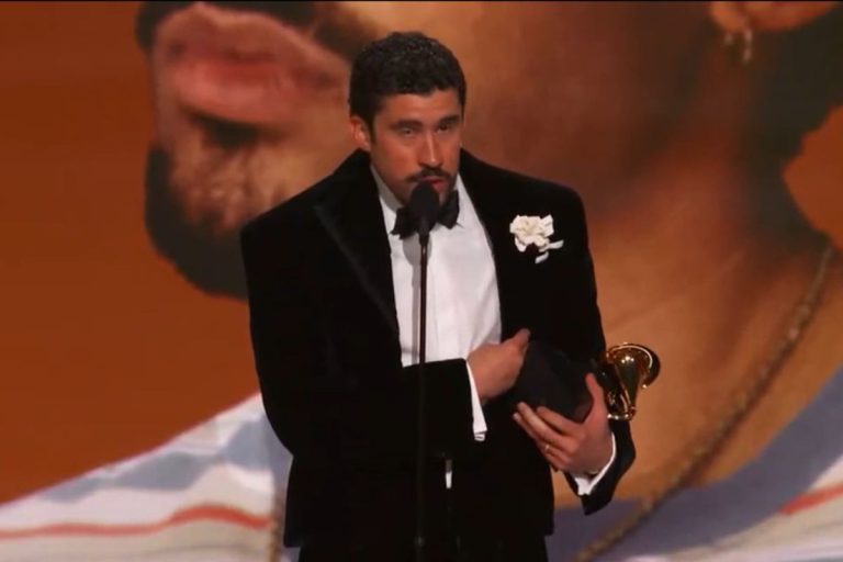 Grammy Award 2026: Bad Bunny leva Álbum do Ano e Kendrick Lamar quebra recorde