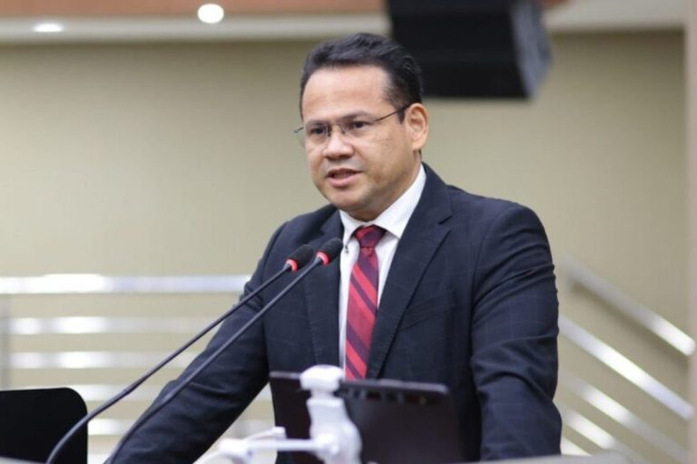 Alfaia diz que David Almeida reúne ‘todos os requisitos’ para disputar o governo do estado