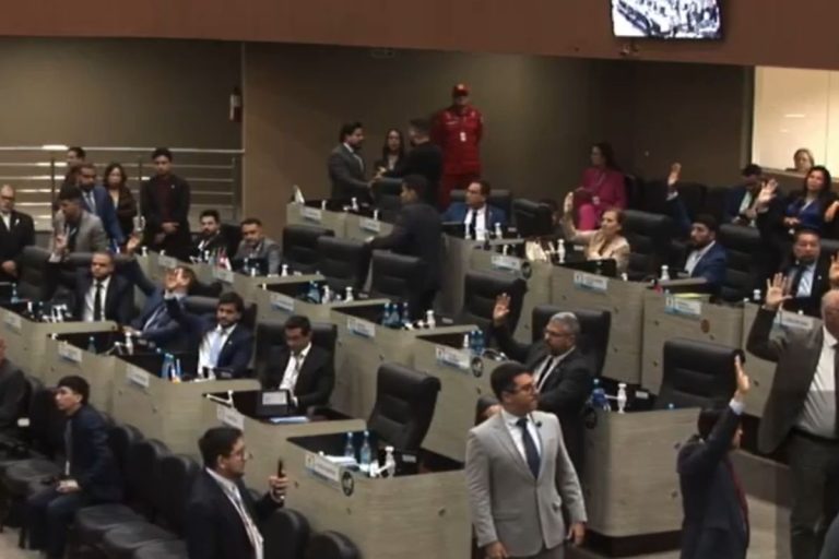 Veja como foi a votação que barrou convocação de David Almeida na CMM sobre Operação Erga Omnes