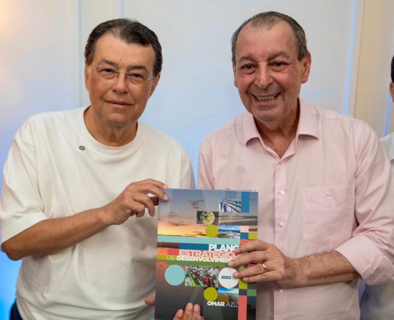 Braga vai a evento de Omar Aziz, discursa, faz fotos e sinaliza que vai apoiá-lo na eleição