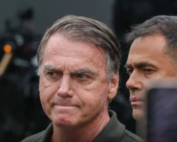 Bolsonaro tem dez dias para entregar defesa sobre perda de patente ao Superior Tribunal Militar