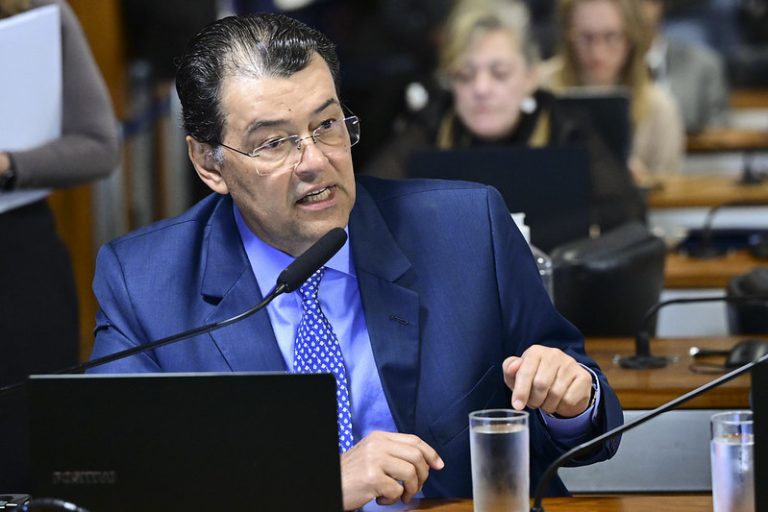 Disputado a tapa pelos pré-candidatos, MDB é a noiva mais cobiçada do processo eleitoral no AM