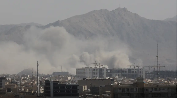 Comunidade internacional se divide entre condenar e aprovar ataque dos EUA e Israel ao Irã