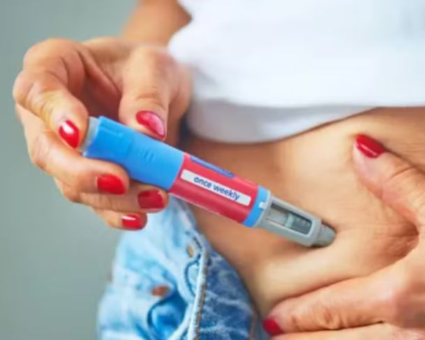 Alerta cita 19 mortes ligadas a pancreatite em pessoas que usam canetas emagrecedoras no Reino Unido