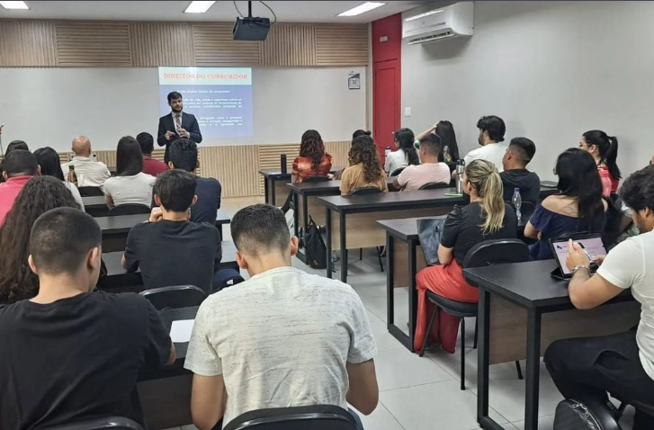 Trecho de projeto prevê isenção da apresentação oral do TCC para aprovados na OAB em Manaus