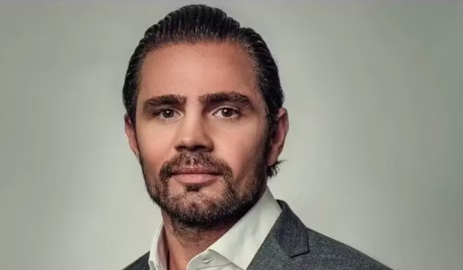 Mensagens indicam que Vorcaro mencionou encontros com ministro Alexandre de Moraes