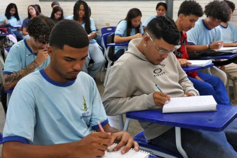 Pé-de-Meia: saiba onde fazer consulta oficial dos pagamentos