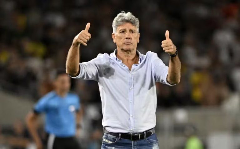 Após recusa inicial, Vasco aumenta proposta para Renato Gaúcho