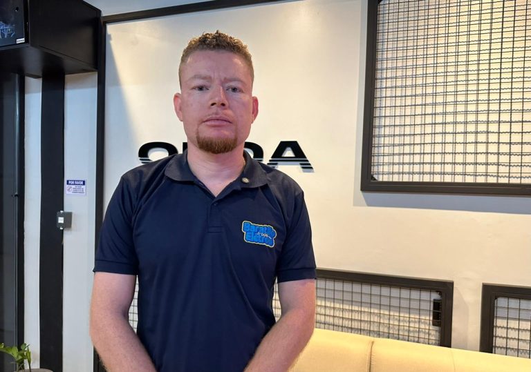 “Segura, é a tua vida!”: sobrevivente de naufrágio no Encontro das Águas relata quase morte