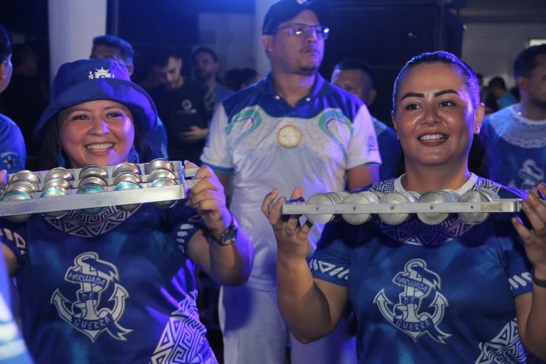 Rufar do Tambor reúne torcida do Boi Caprichoso em Manaus