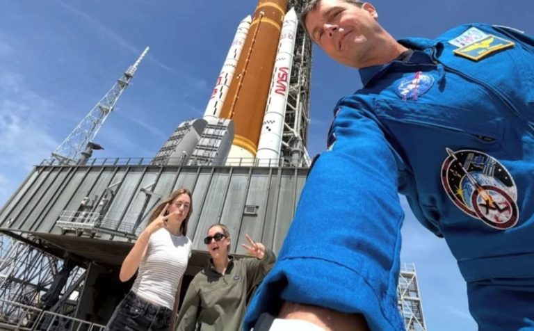 Astronauta da missão à Lua diz que preparou filhas para possível morte