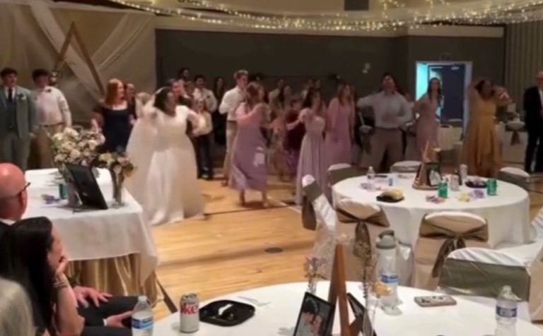 Casamento de manauara nos EUA tem dança de boi-bumbá e encanta convidados