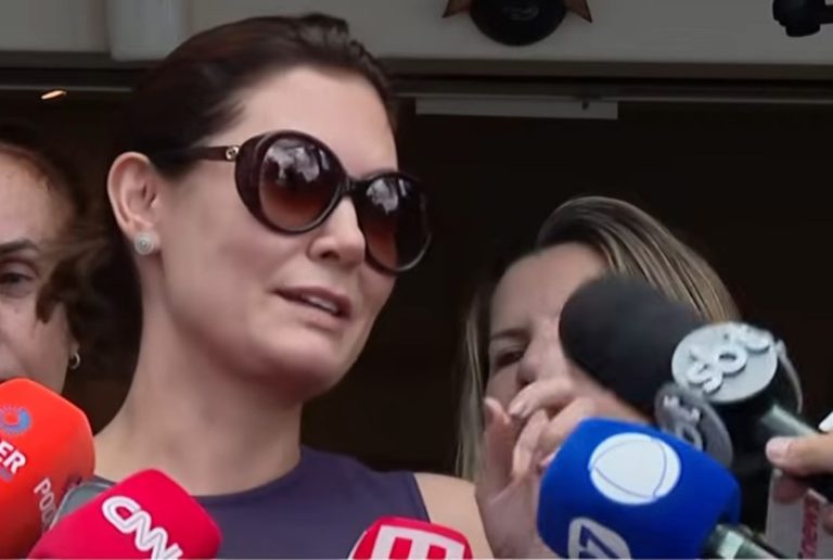 Bolsonaro apresenta boa evolução clínica, diz boletim médico