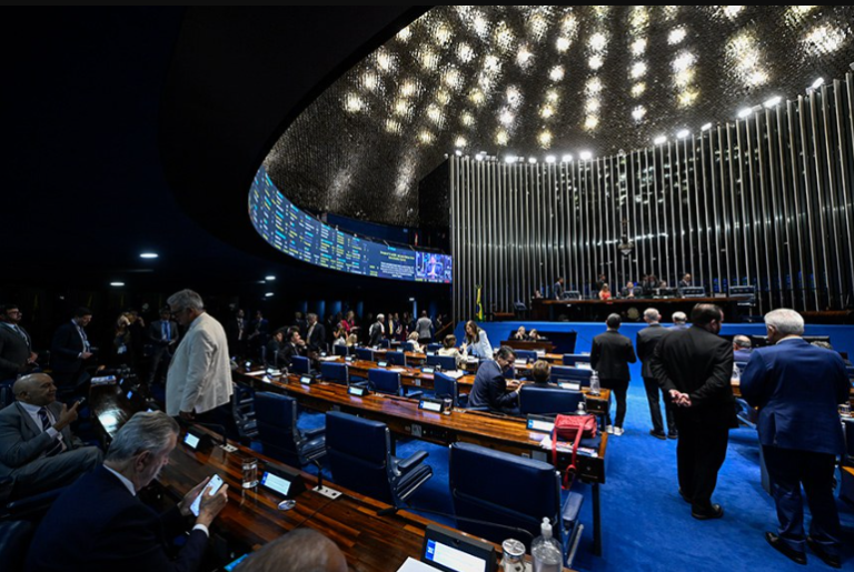 Depois de 6 anos, Senado ainda vota criação de dia em memória das vítimas da Covid-19