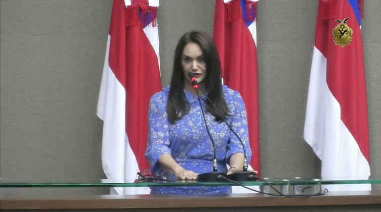 Professora Jacqueline toma posse pela segunda vez como deputada estadual