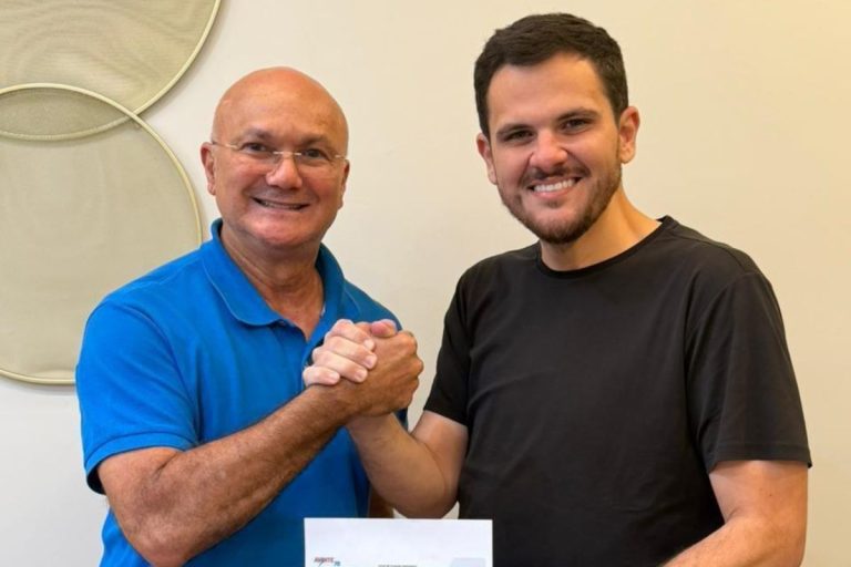 Coronel Menezes se filia ao Avante e mira candidatura a deputado federal em 2026