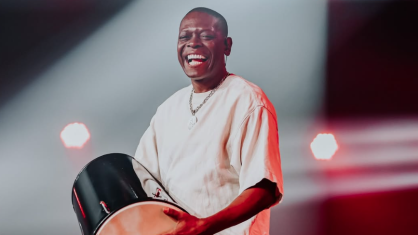 Integrante do grupo de pagode Pique Novo, Binho Percussão morre aos 55 anos