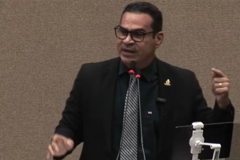 Vereador cobra retorno de cobradores e reforma dos terminais de bairro em Manaus