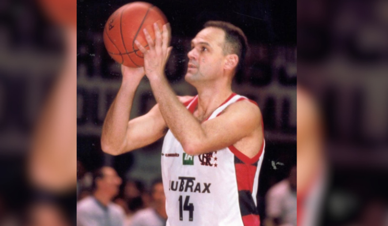 Flamengo aposenta camisa 14 do ‘Mão Santa’ Oscar Schmidt