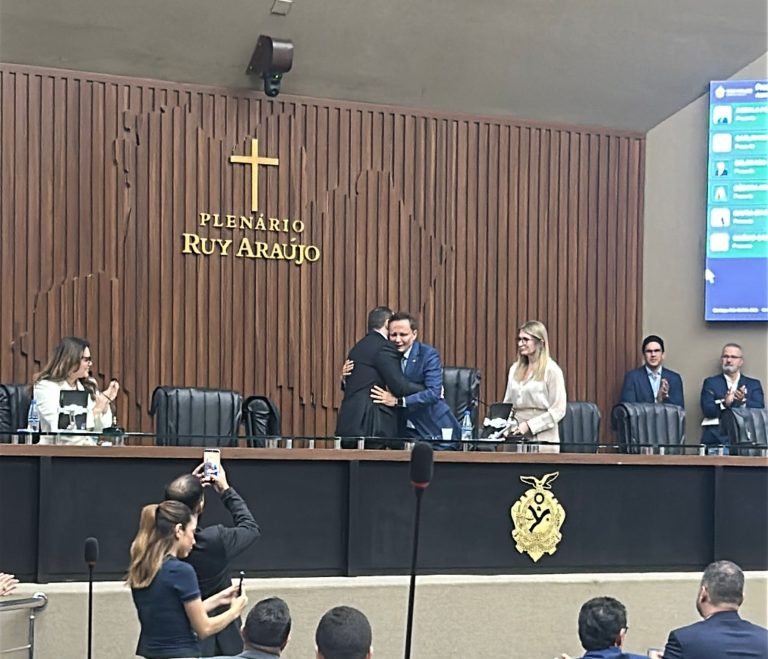 Aleam deve começar a tramitar decreto para eleição do governo tampão na terça, diz Adjuto