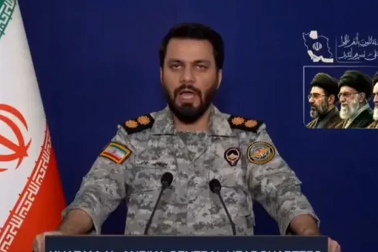 Irã reage e classifica ameaças de Trump como “delirantes e insolentes”