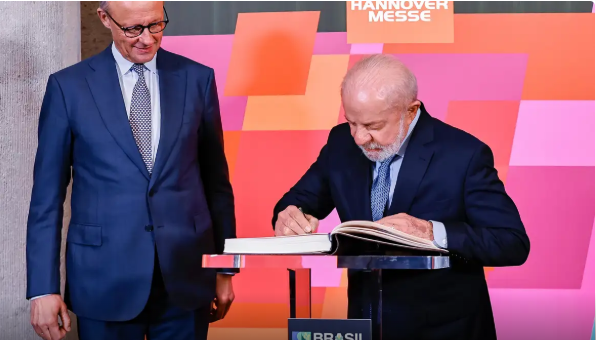 Lula faz duras críticas ao Conselho de Segurança da ONU durante visita a Alemanha