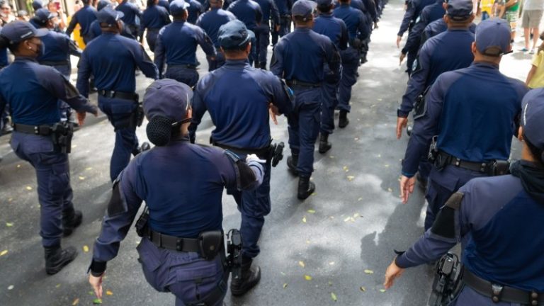 Candidatos a policiais podem ser barrados em concursos por altura; entenda 