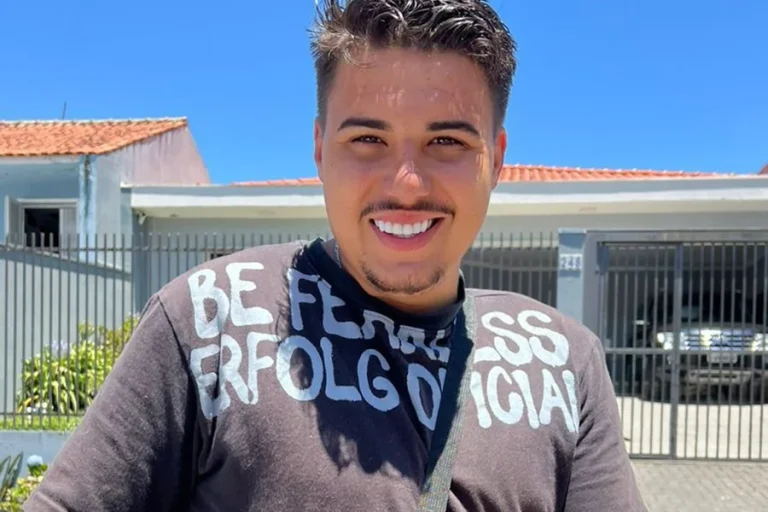 Ex-BBB Pedro Espíndola recebe alta de clínica psiquiátrica