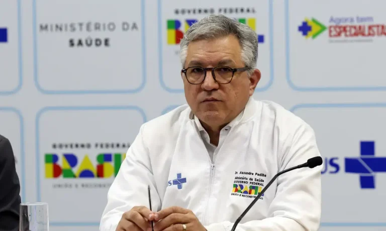 Casos de hantavírus no Brasil não têm relação com cruzeiro, diz Padilha