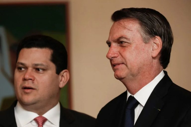 Lei da Dosimetria: mais da metade da população vê redução de penas como benefício a Bolsonaro