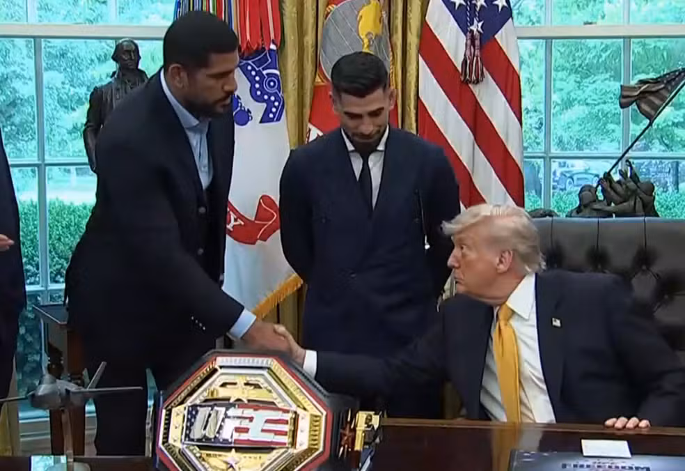 Trump anuncia luta de UFC no jardim da Casa Branca ao lado de Poatan