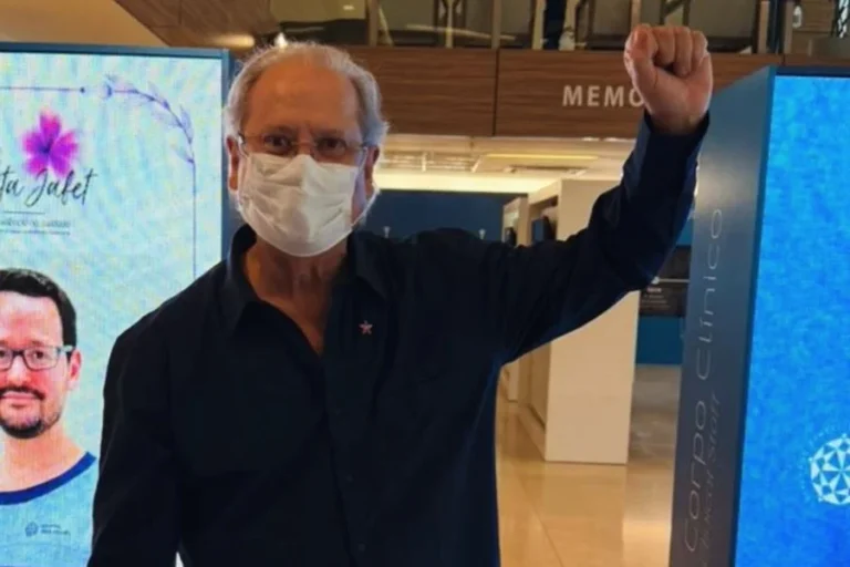 Diagnosticado com linfoma, José Dirceu recebe alta após 9 dias
