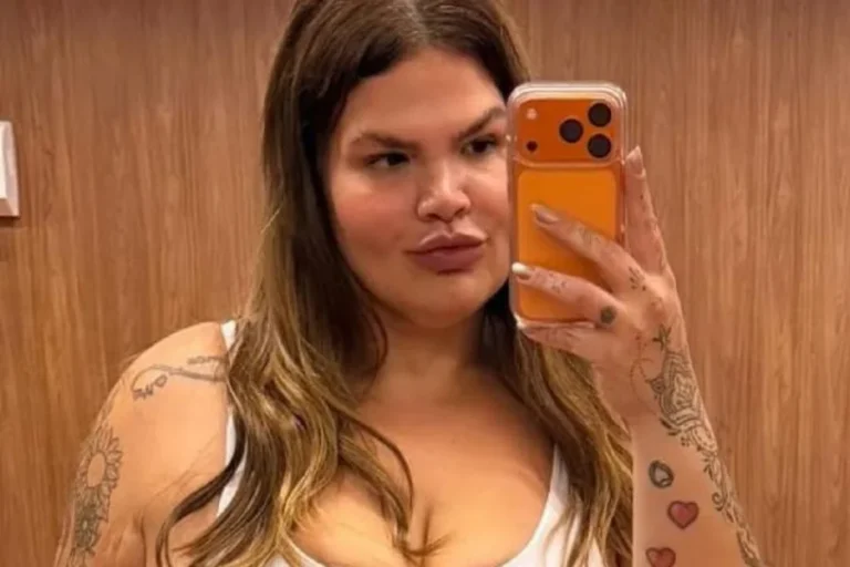 Thais Carla impressiona ao mostrar shape atual