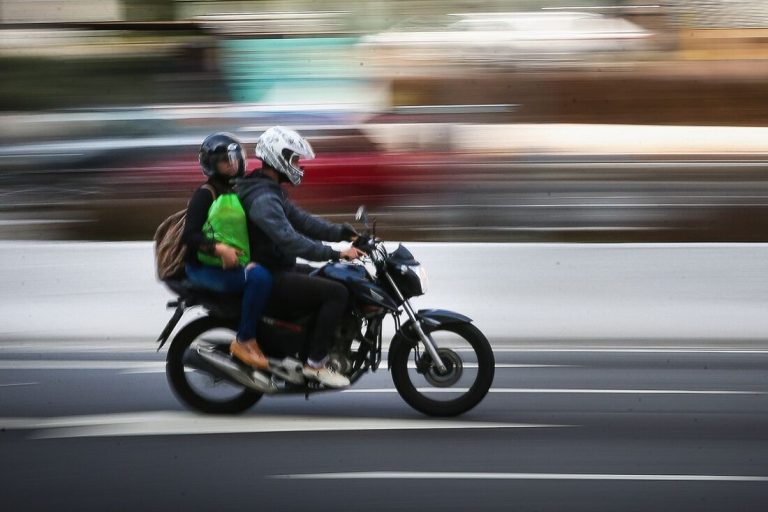 Governo vai lançar crédito para financiar motos de entregadores de app