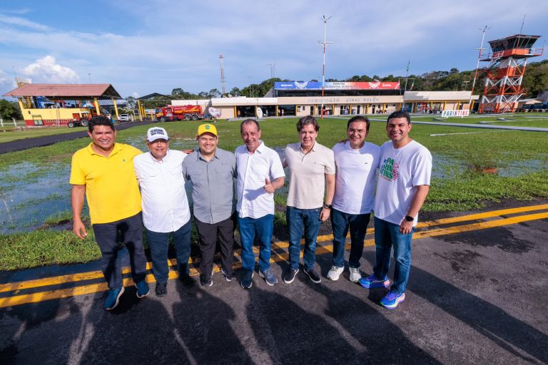 Davi Alcolumbre chega a Parintins após avião arremeter por causa da chuva
